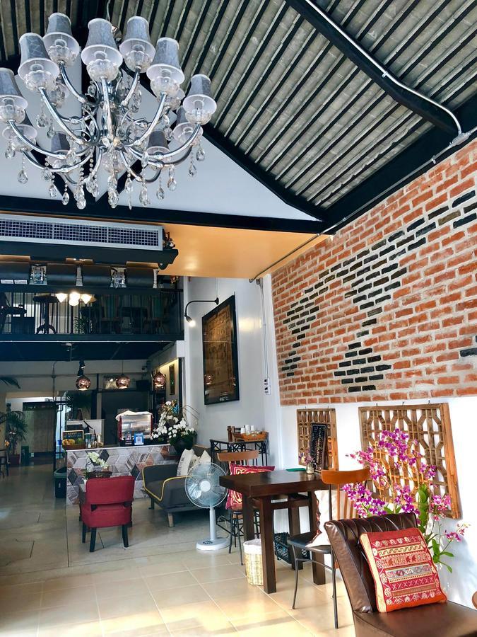 Hp House Cafe' Hotel Чиангмай Екстериор снимка