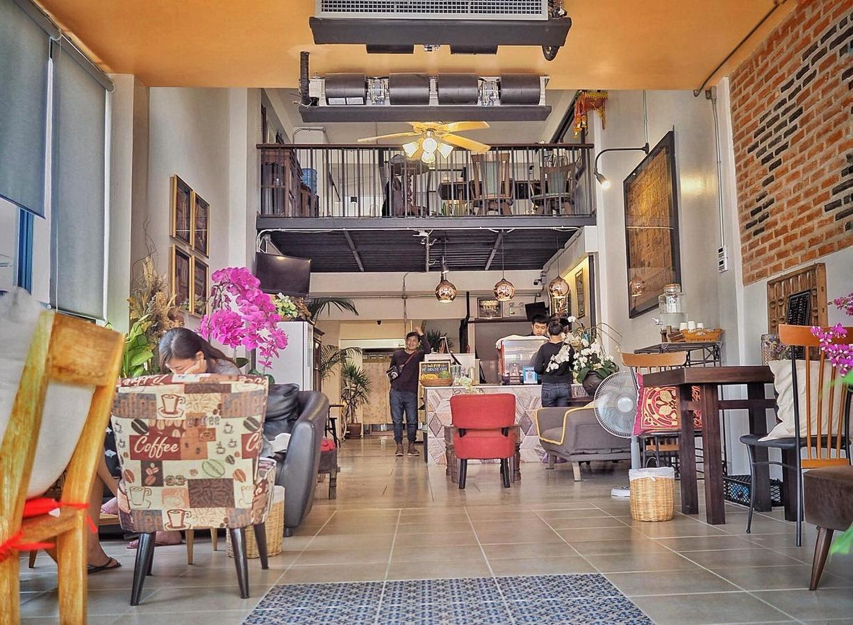 Hp House Cafe' Hotel Чиангмай Екстериор снимка