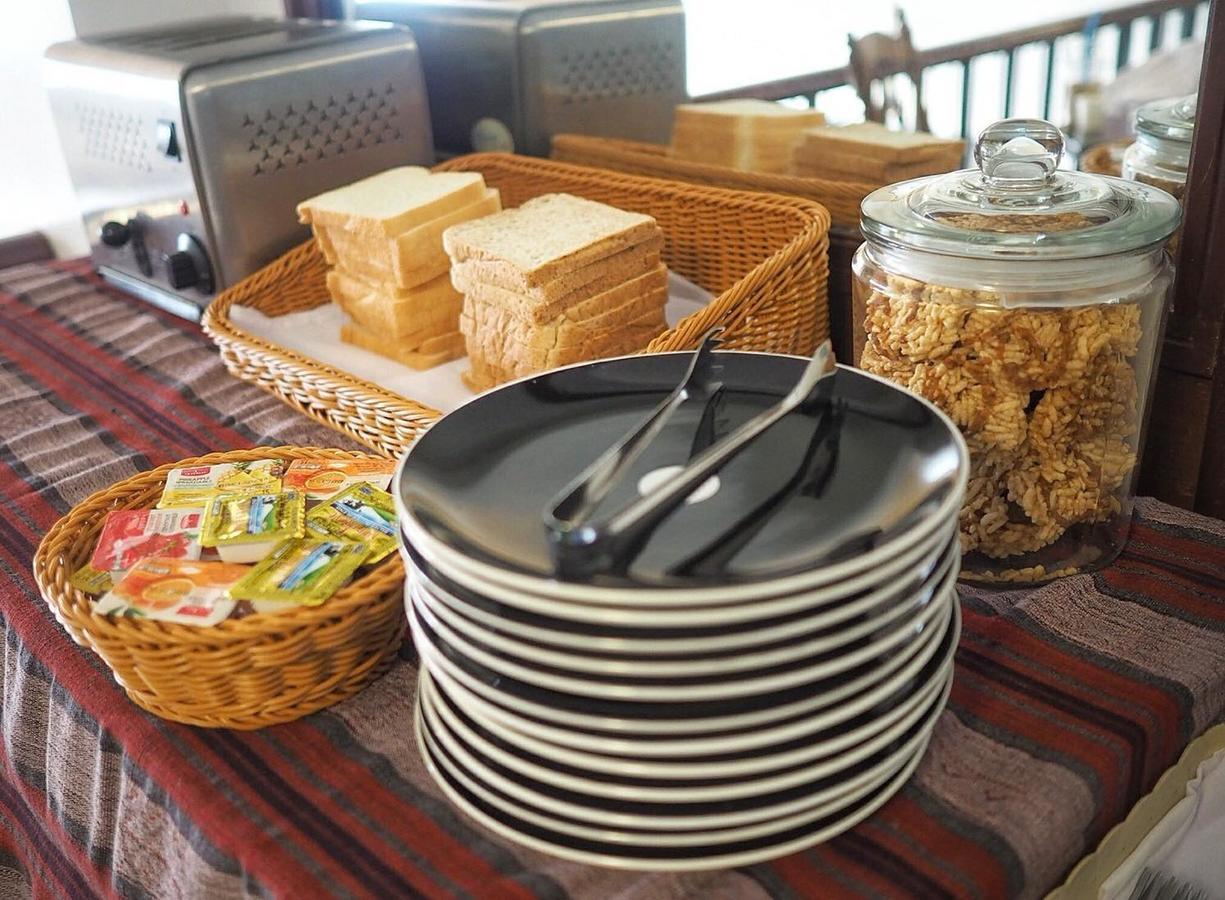 Hp House Cafe' Hotel Чиангмай Екстериор снимка